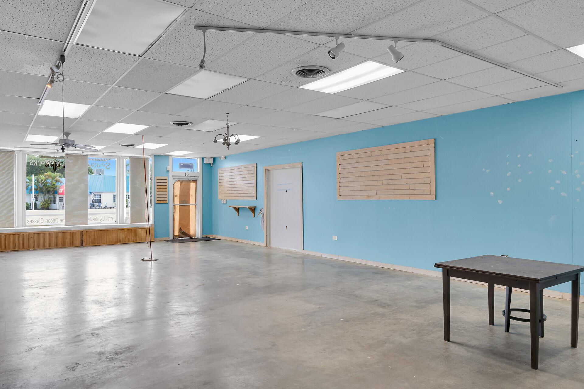 STRATTONS SUBD - Commercial Sale