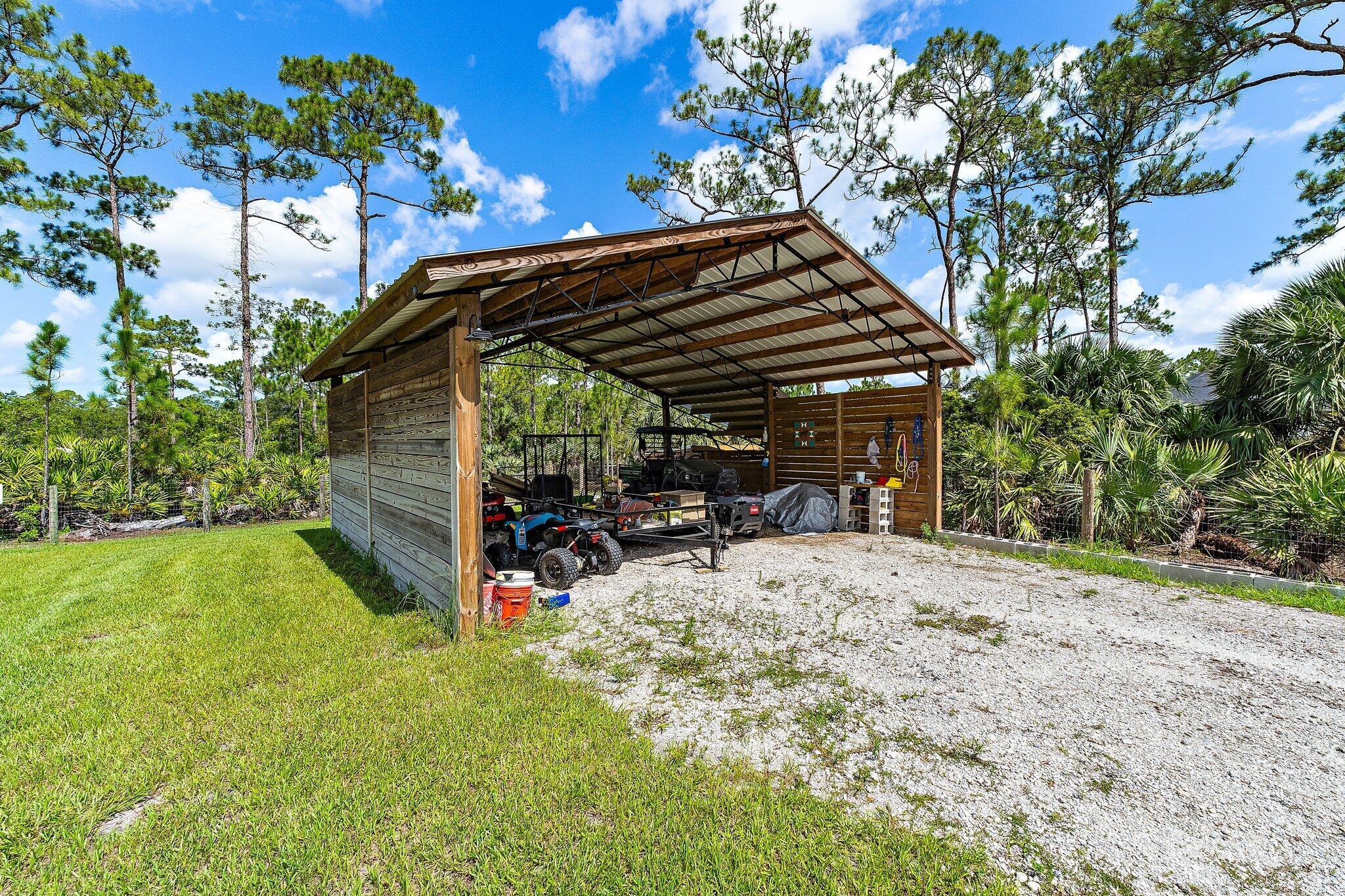 PALM CITY FARMS - Residential