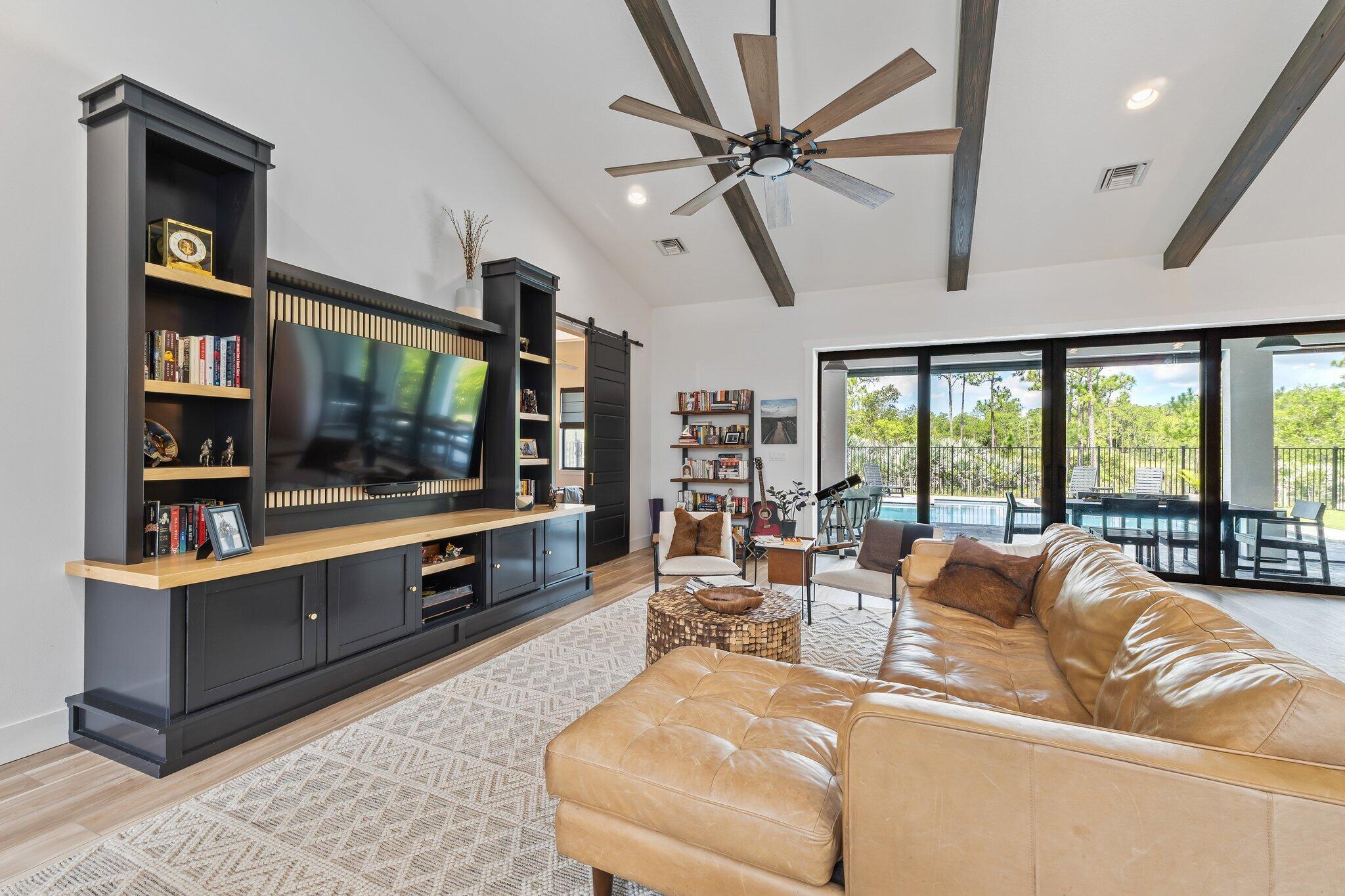 PALM CITY FARMS - Residential