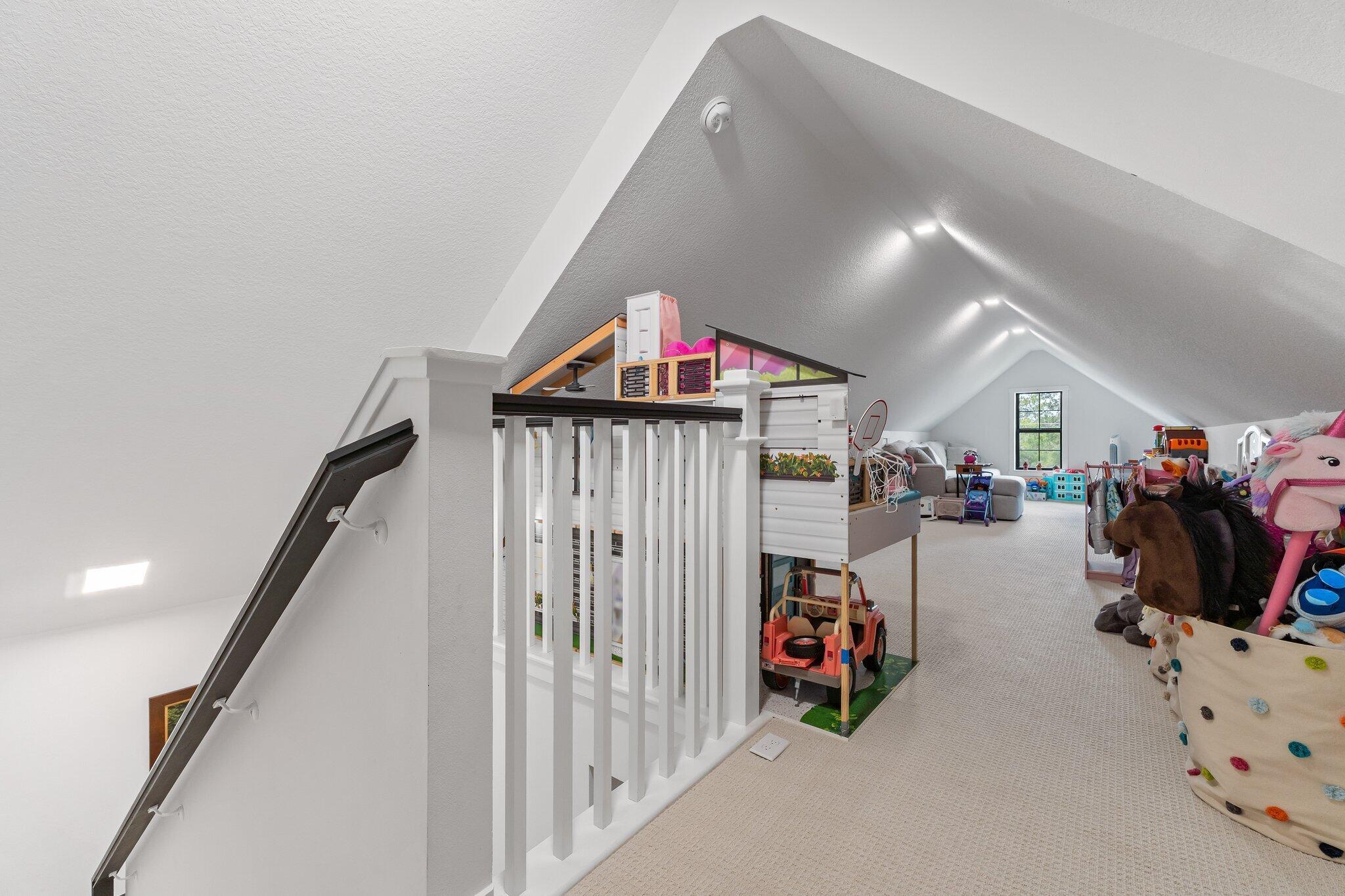 PALM CITY FARMS - Residential