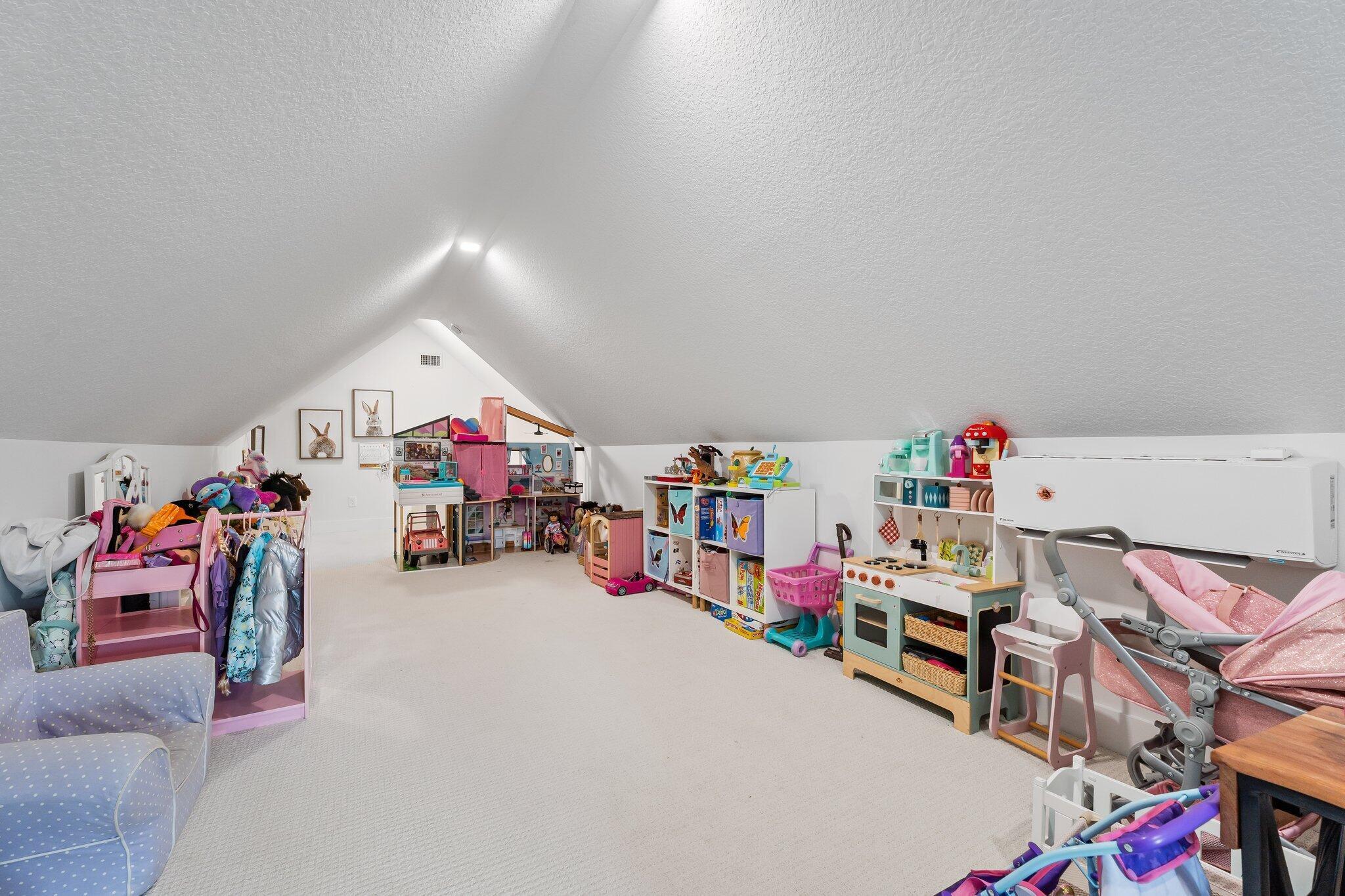 PALM CITY FARMS - Residential