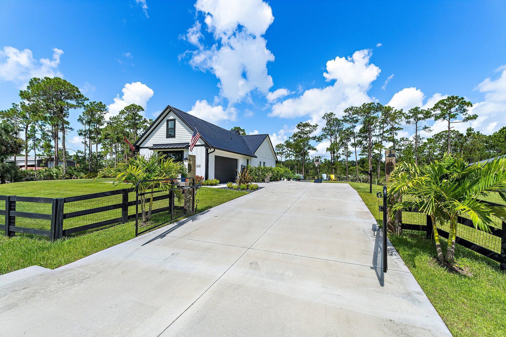 PALM CITY FARMS - Residential