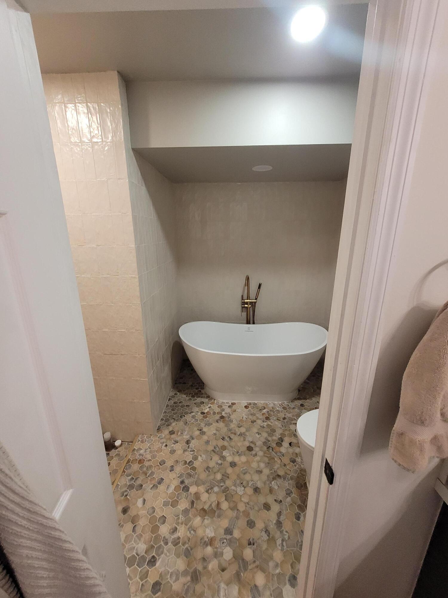 LAKESIDE SOUTH - Residential