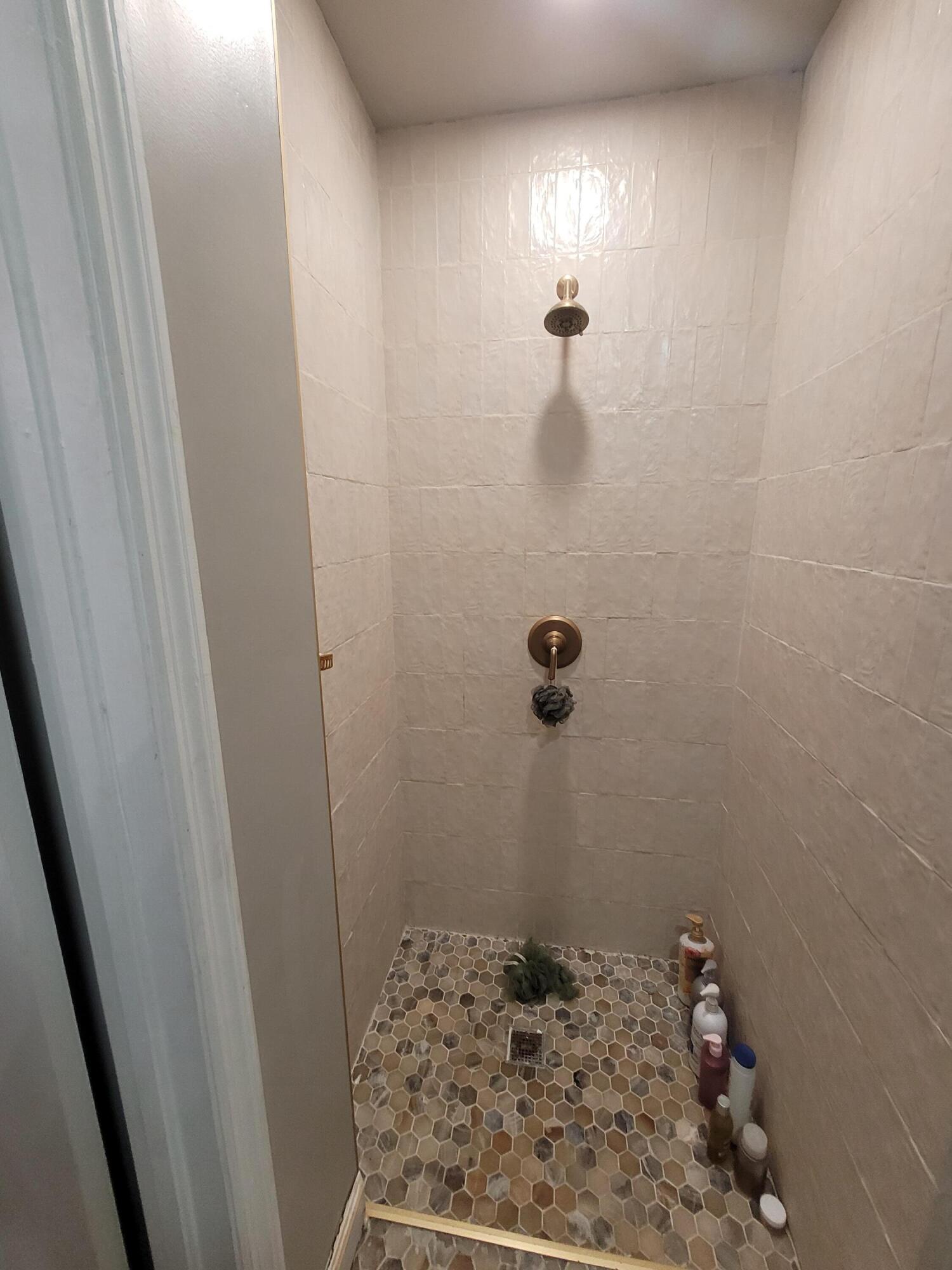 LAKESIDE SOUTH - Residential