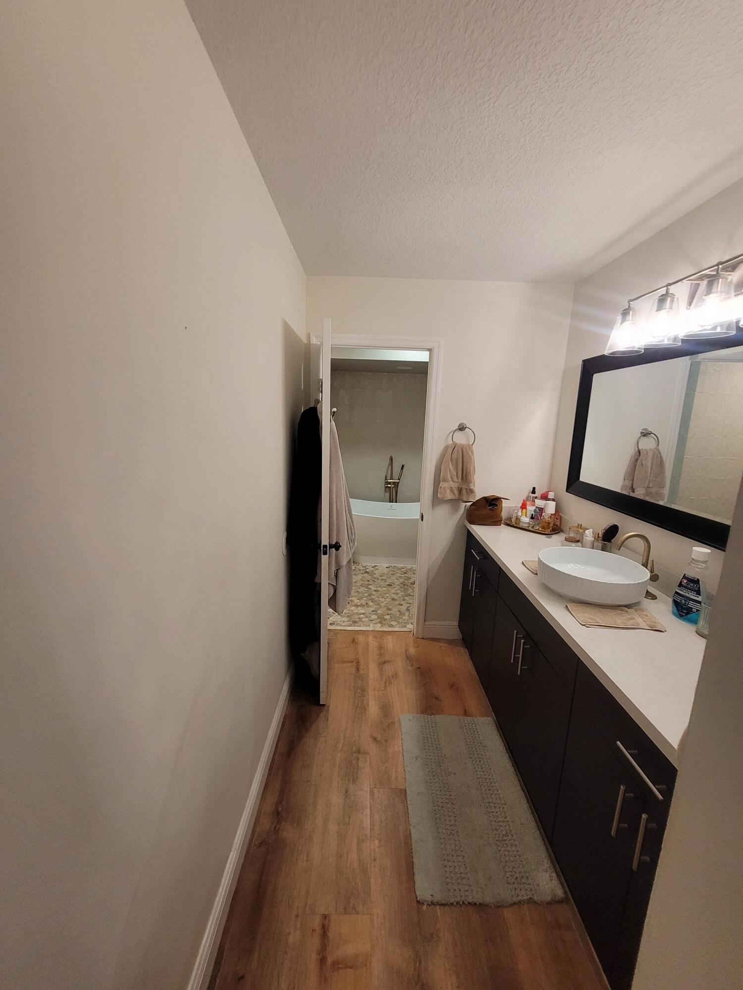 LAKESIDE SOUTH - Residential