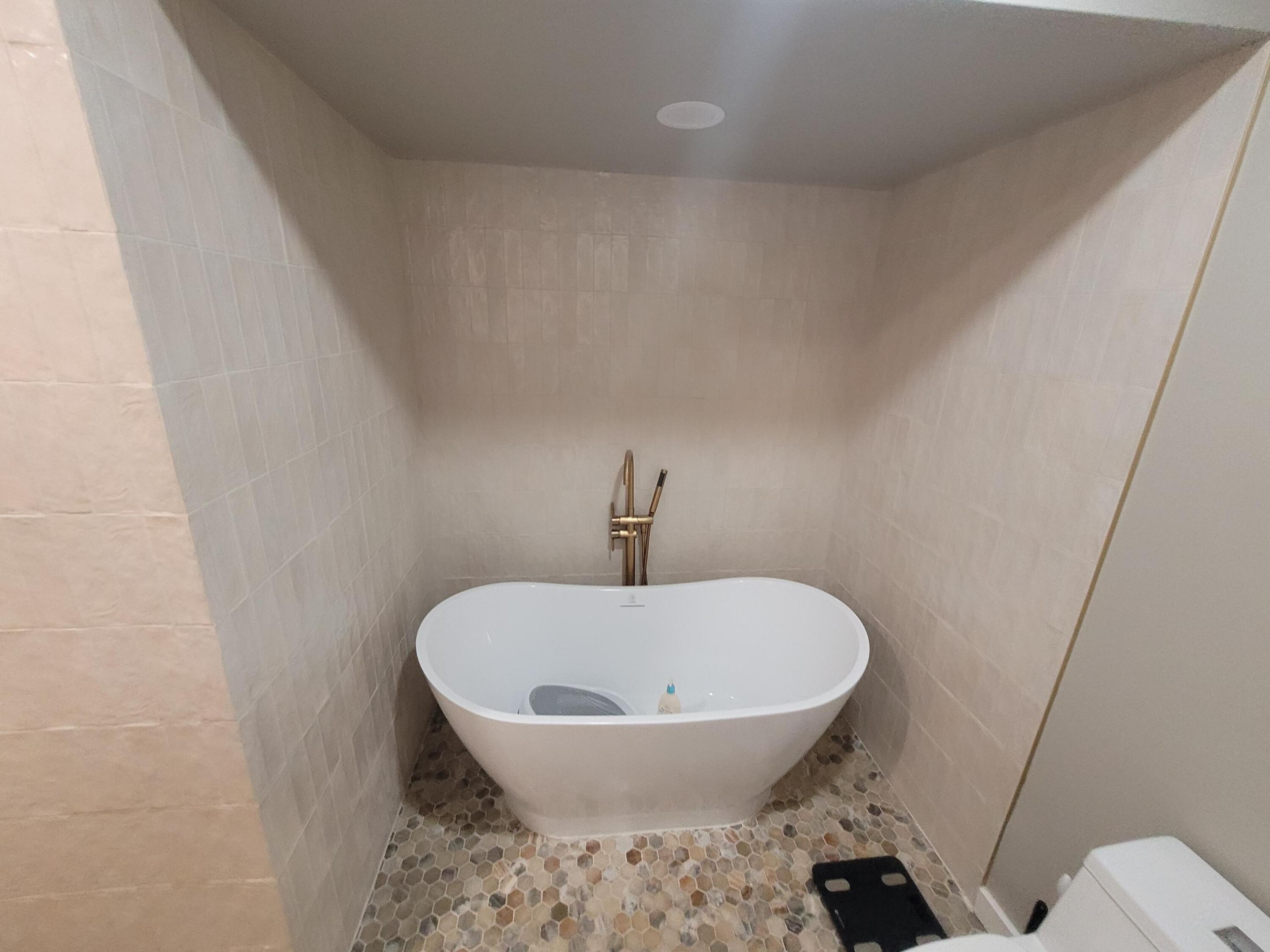 LAKESIDE SOUTH - Residential