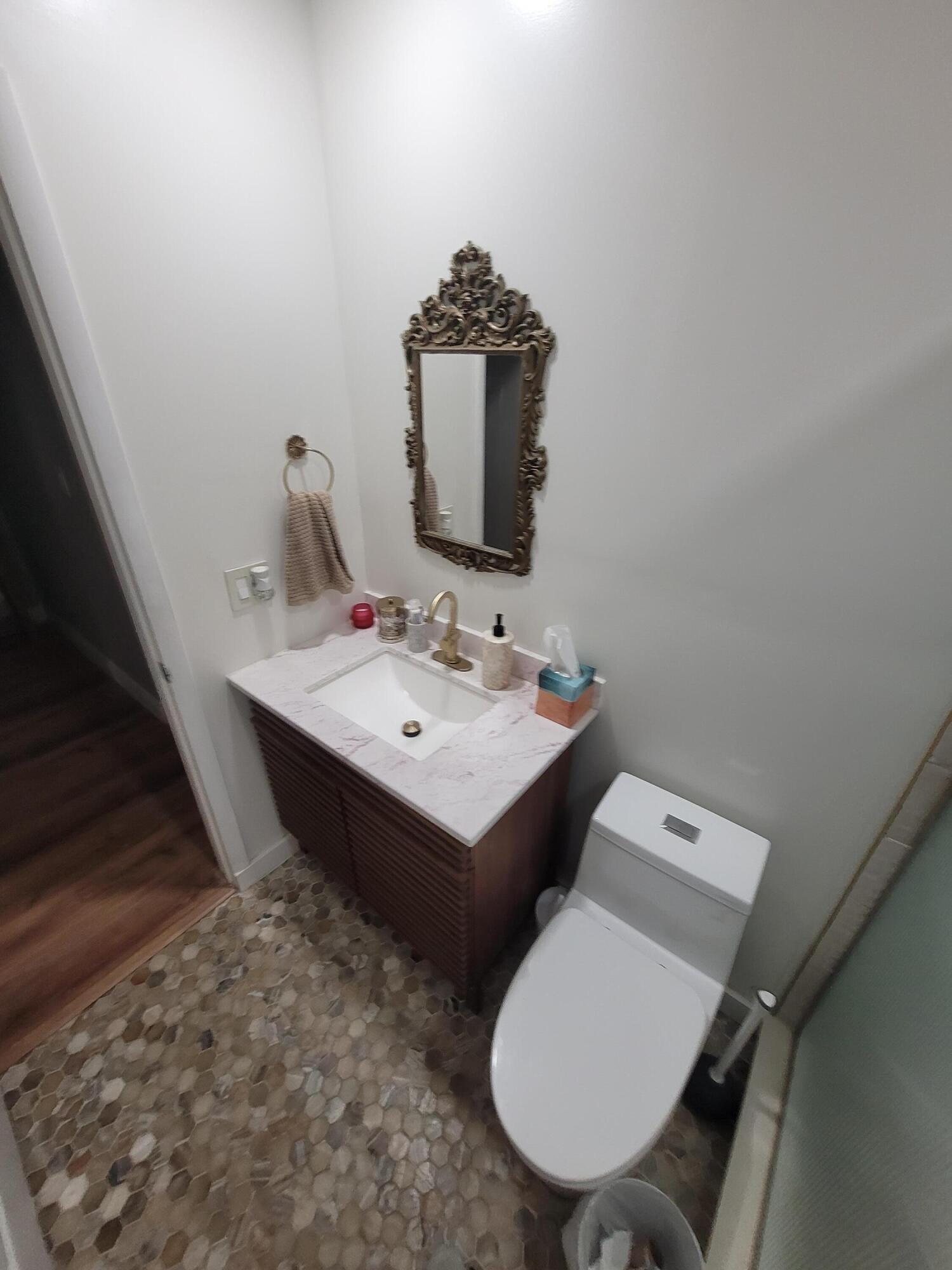 LAKESIDE SOUTH - Residential