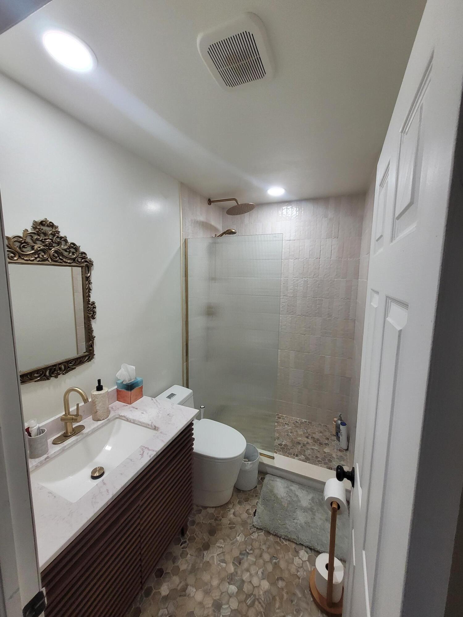 LAKESIDE SOUTH - Residential