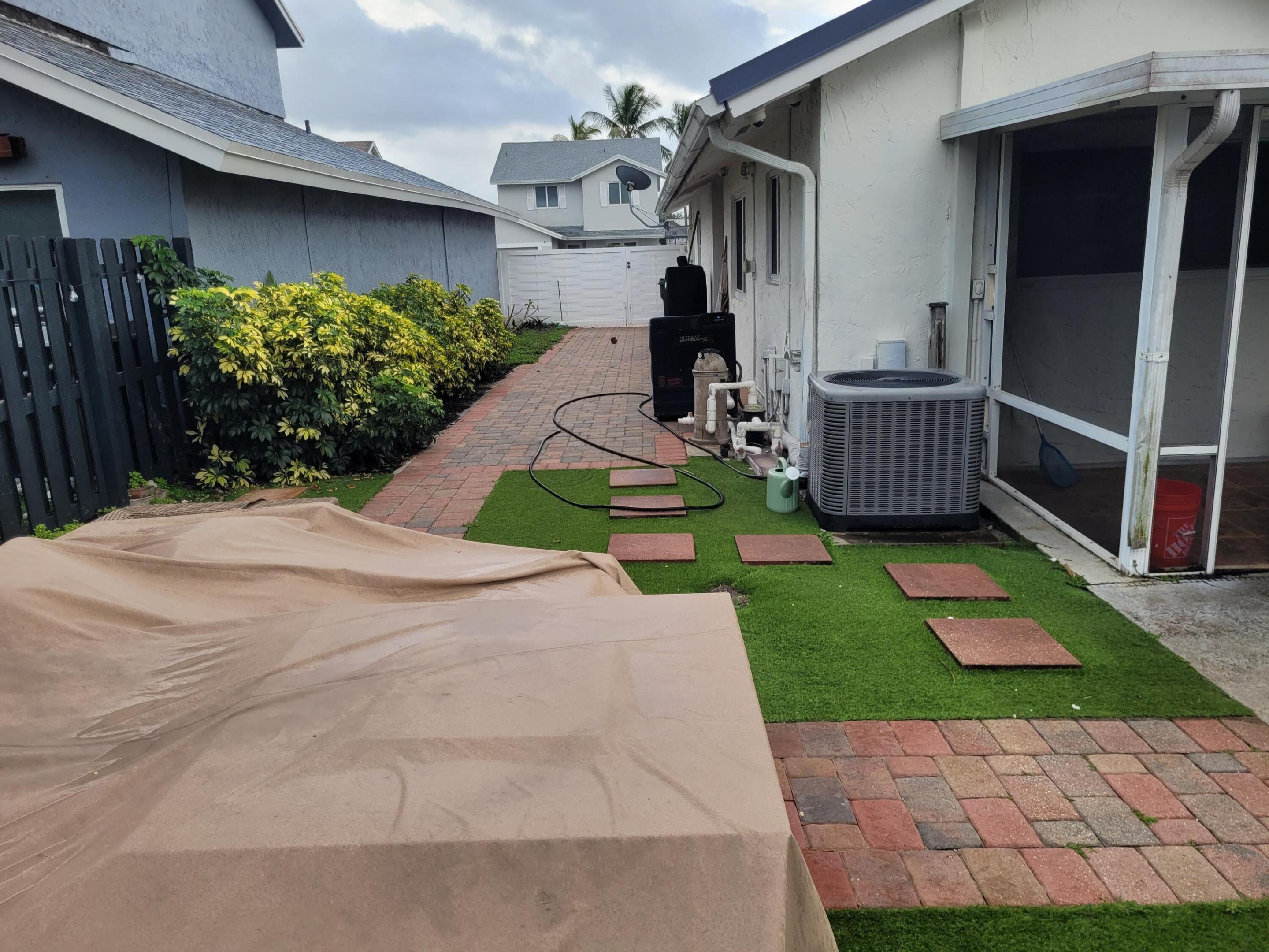 LAKESIDE SOUTH - Residential