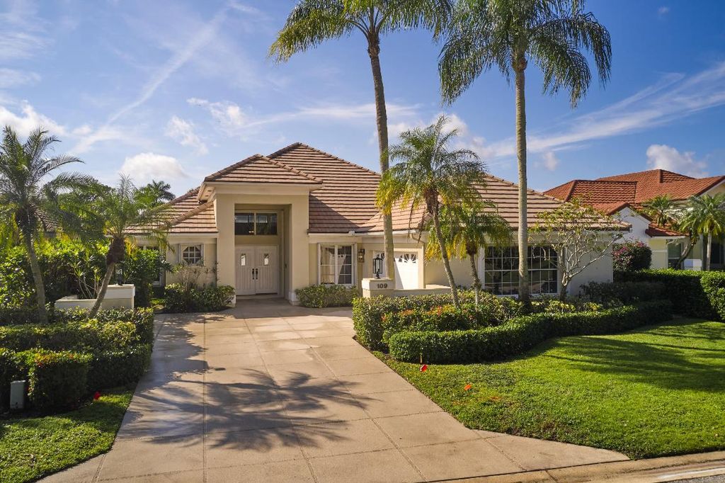 Photo of 109 Golfview Court, Palm Beach Gardens, FL 33418 (MLS # R11149790)