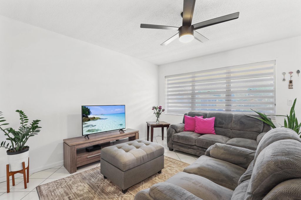 Photo of 215 Sheffield I, West Palm Beach, FL 33417 (MLS # B26017432)