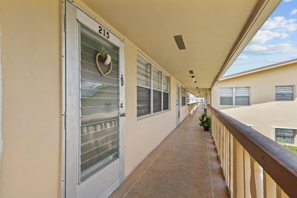Photo of 215 Sheffield I, West Palm Beach, FL 33417 (MLS # B26017432)
