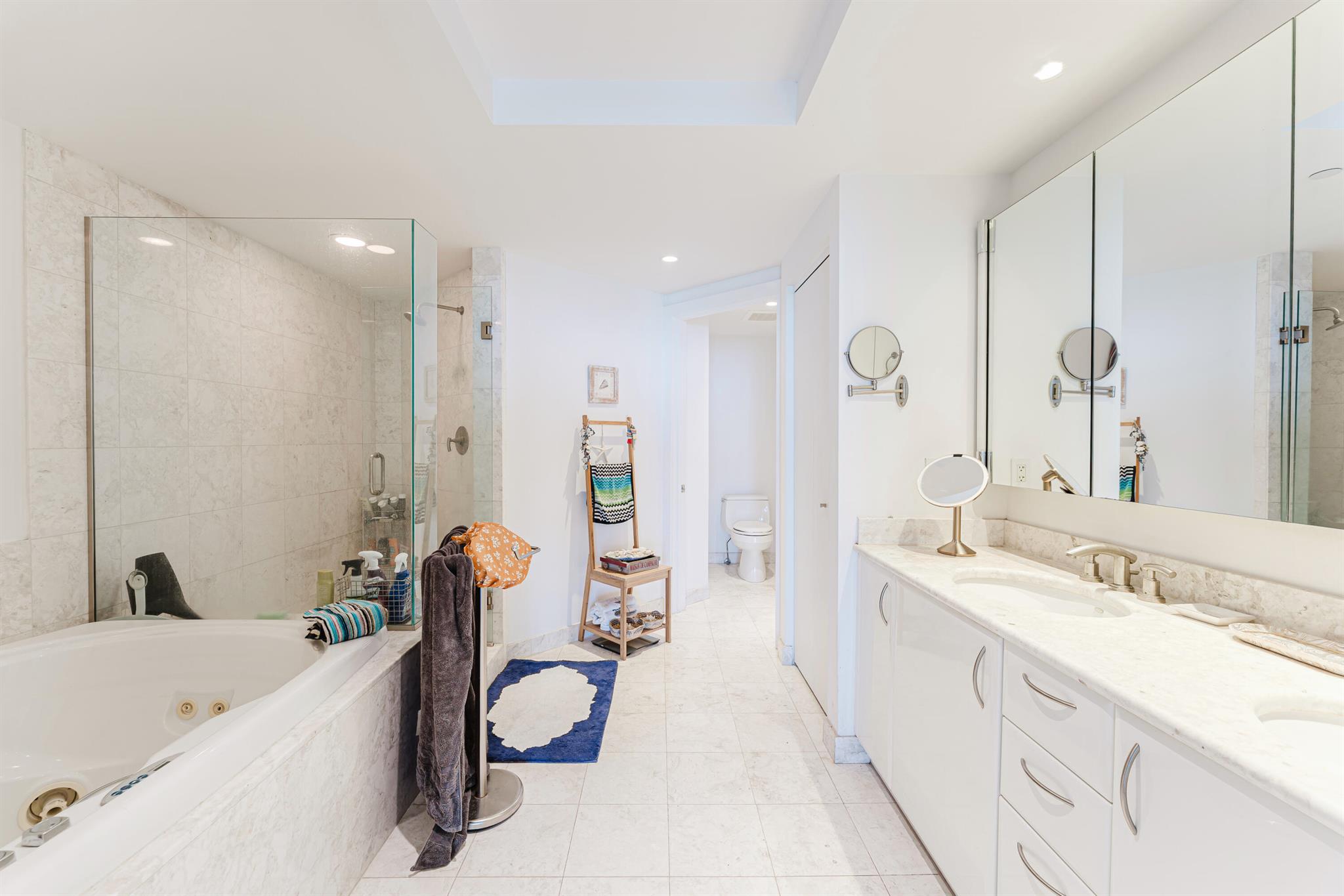 JADE RESIDENCES AT BRICKE - Residential