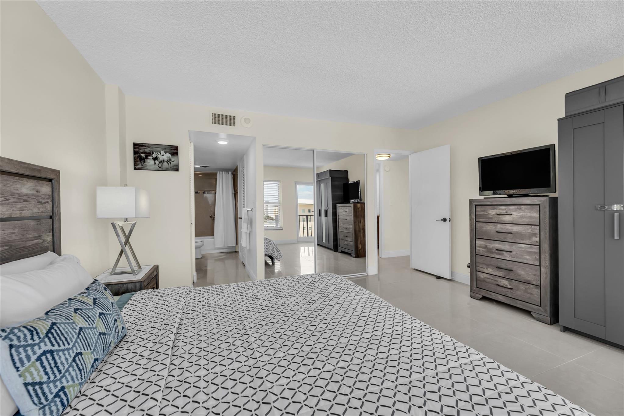 Parliament House Condo - Residential Lease