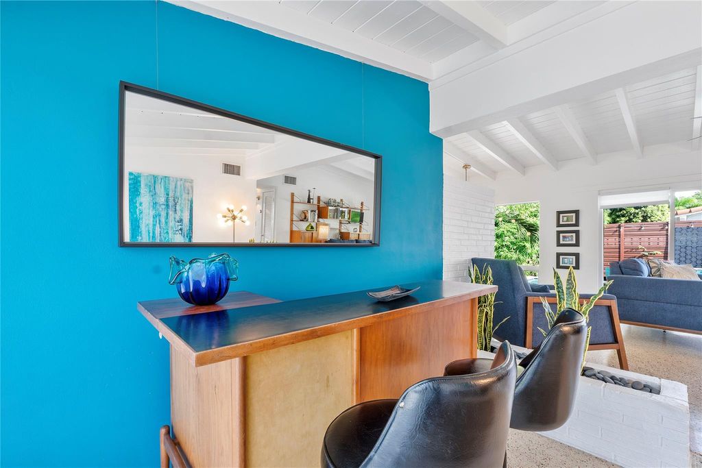 Photo of 2617 NE 10th Terrace, Wilton Manors, FL 33334 (MLS # F10527923)