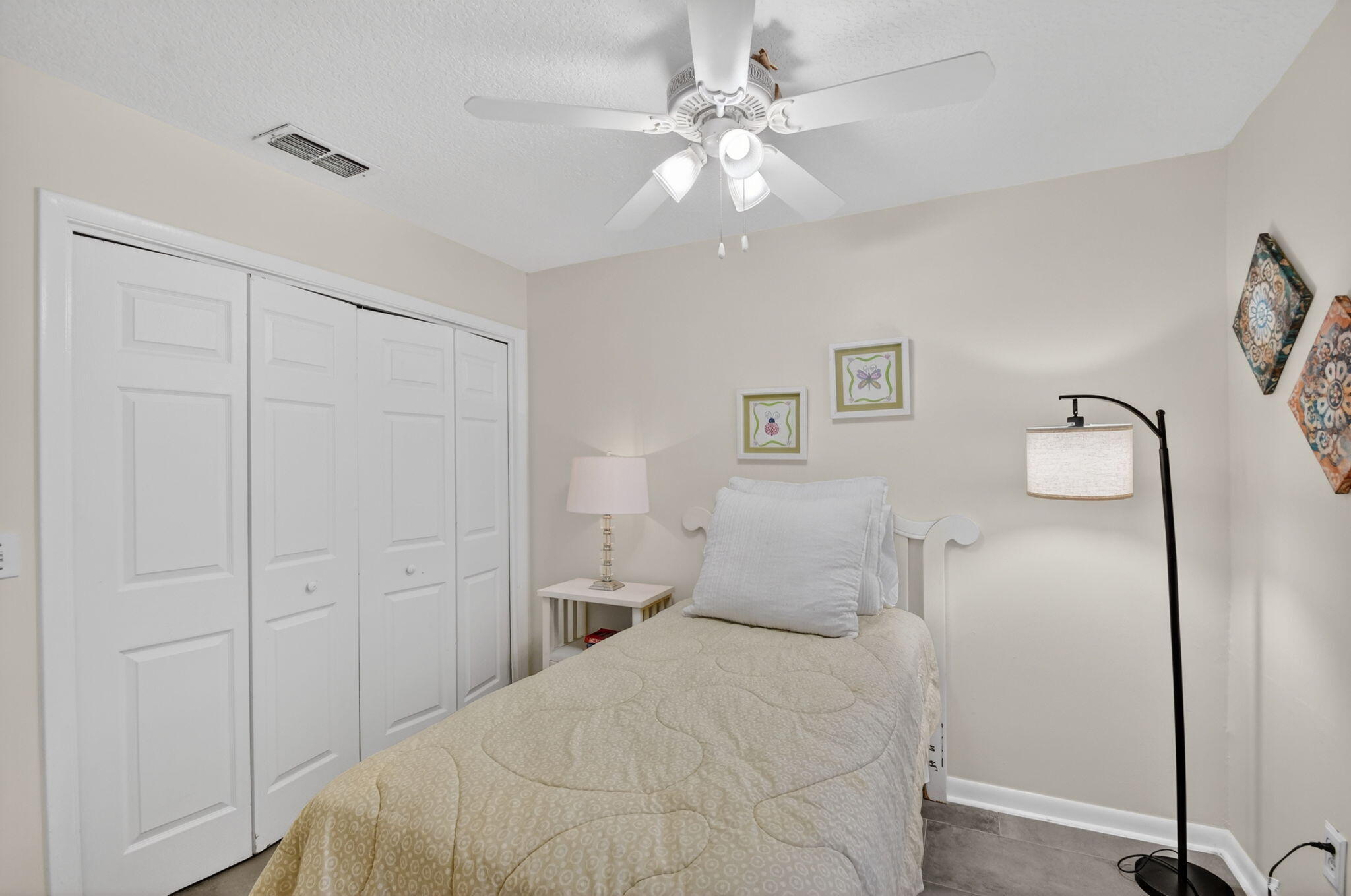 PINEWOOD EAST 2 OF WELLINGTON - Residential