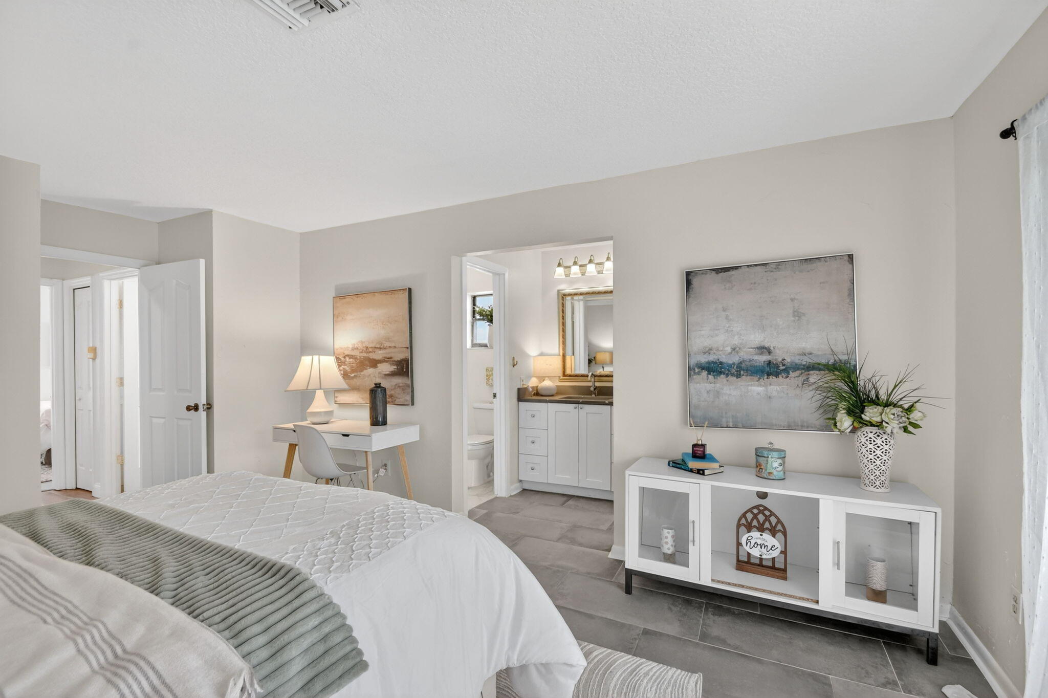 PINEWOOD EAST 2 OF WELLINGTON - Residential