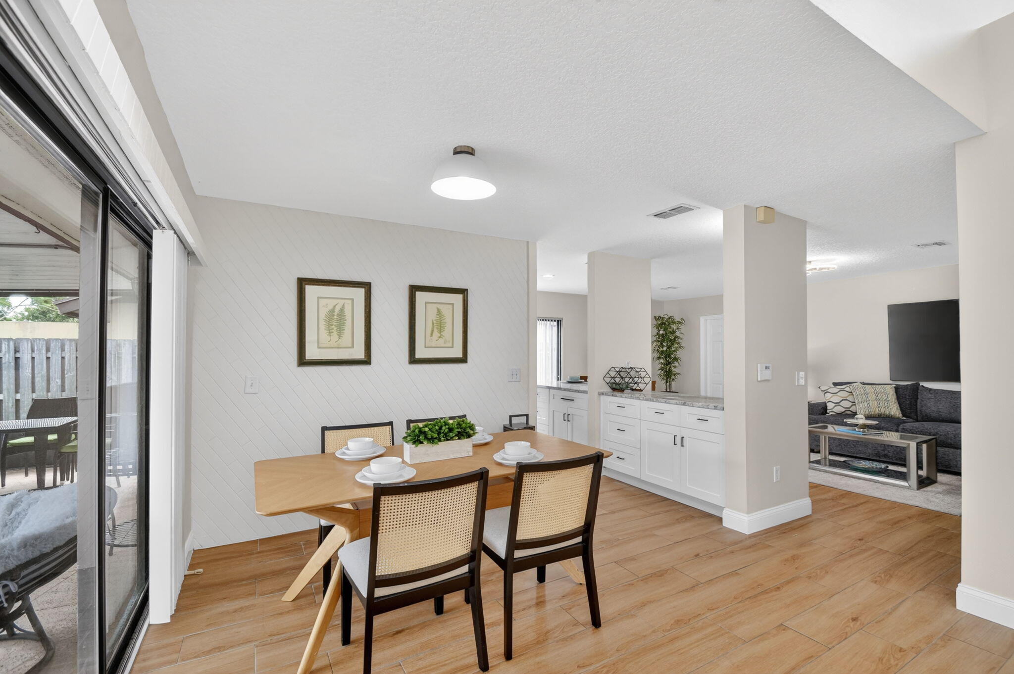 PINEWOOD EAST 2 OF WELLINGTON - Residential