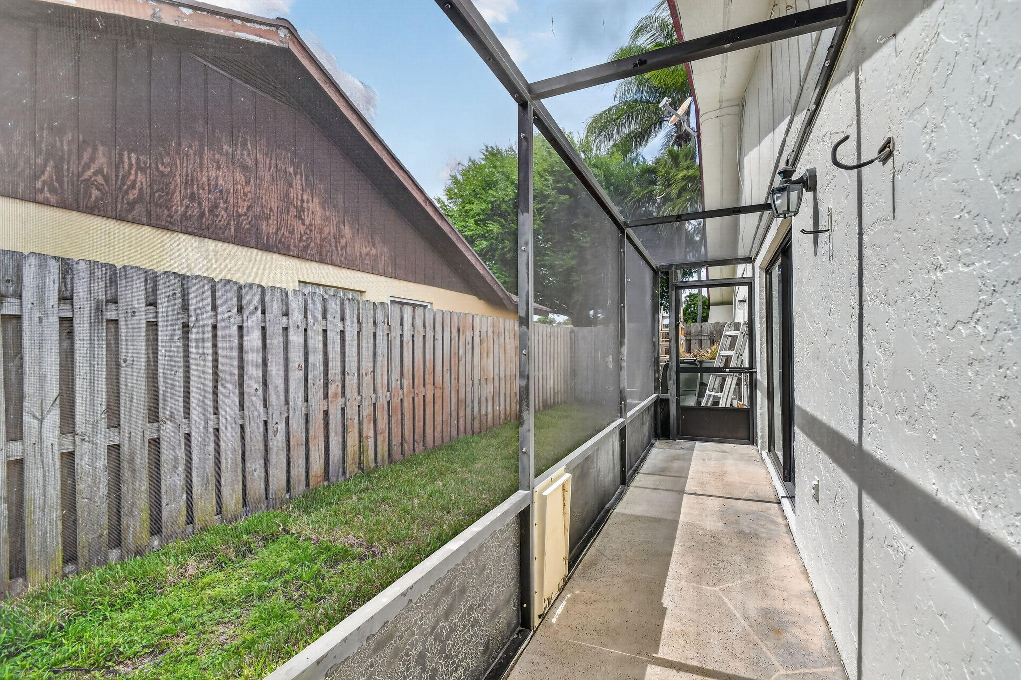 PINEWOOD EAST 2 OF WELLINGTON - Residential