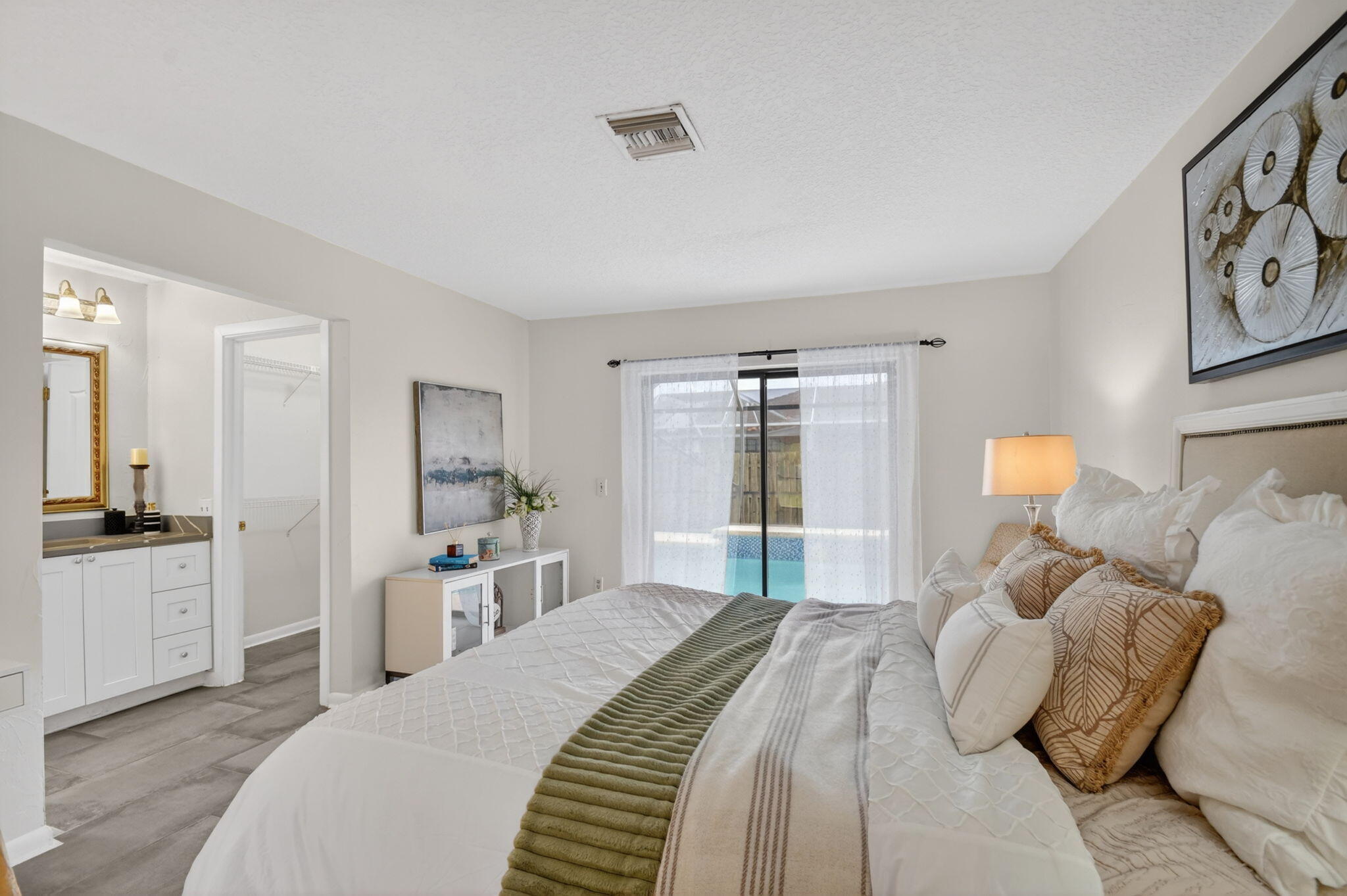 PINEWOOD EAST 2 OF WELLINGTON - Residential