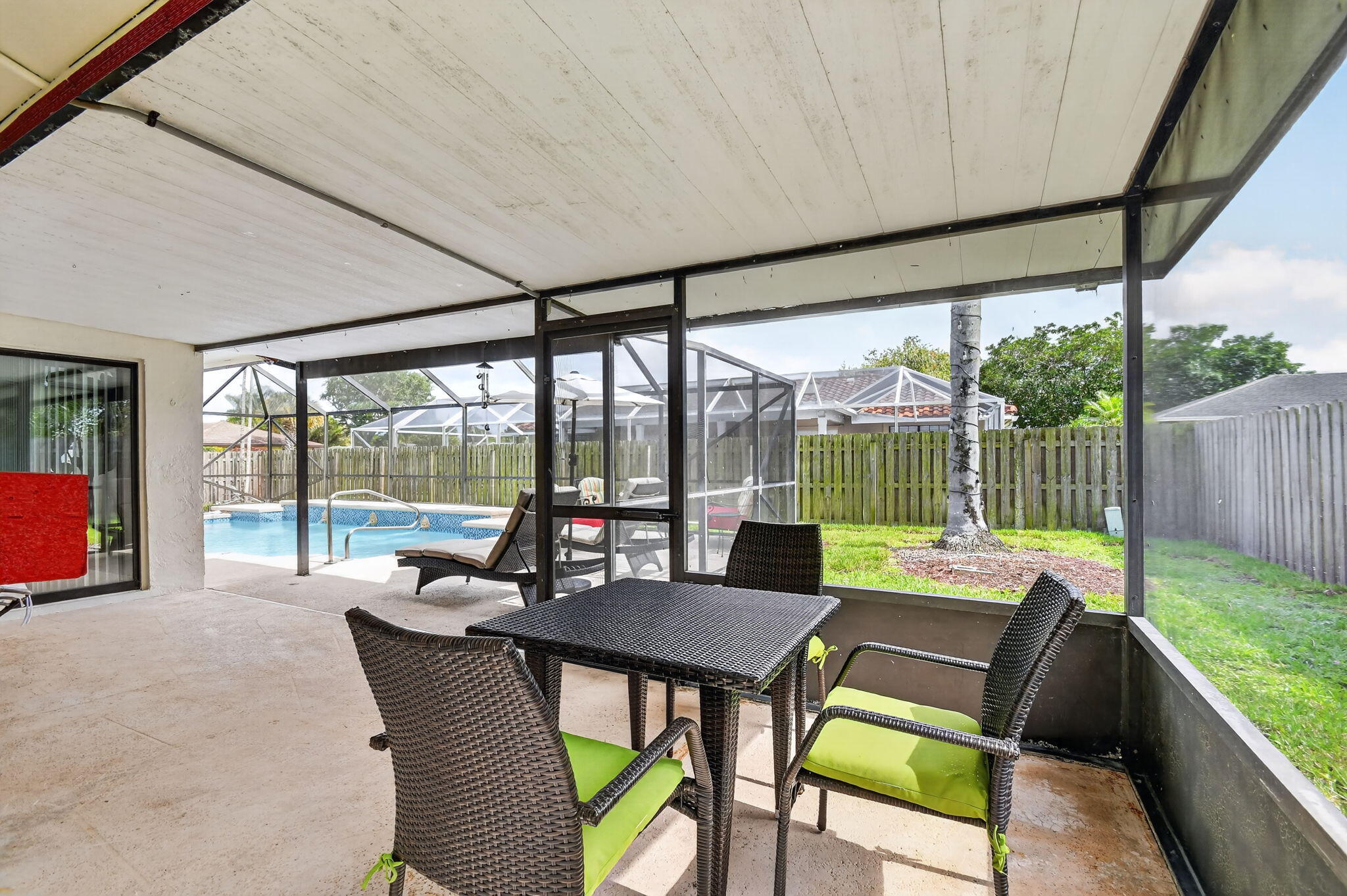 PINEWOOD EAST 2 OF WELLINGTON - Residential