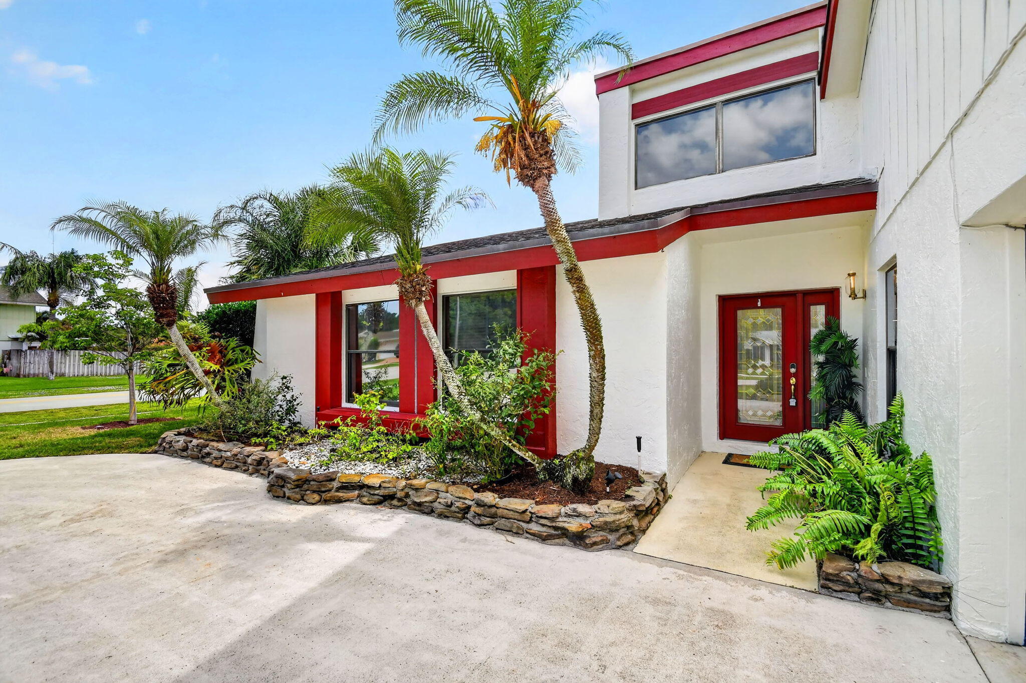 PINEWOOD EAST 2 OF WELLINGTON - Residential