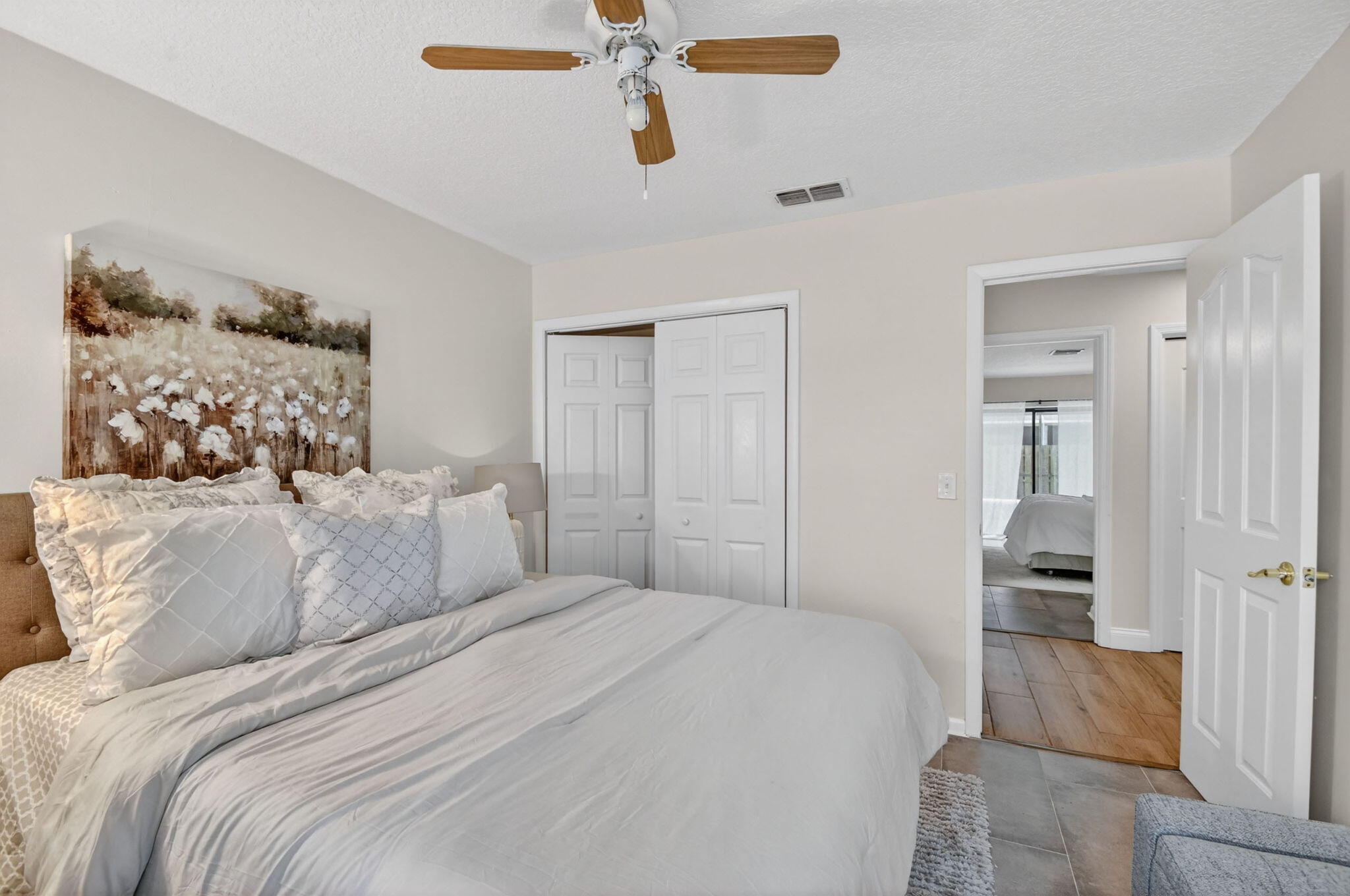 PINEWOOD EAST 2 OF WELLINGTON - Residential