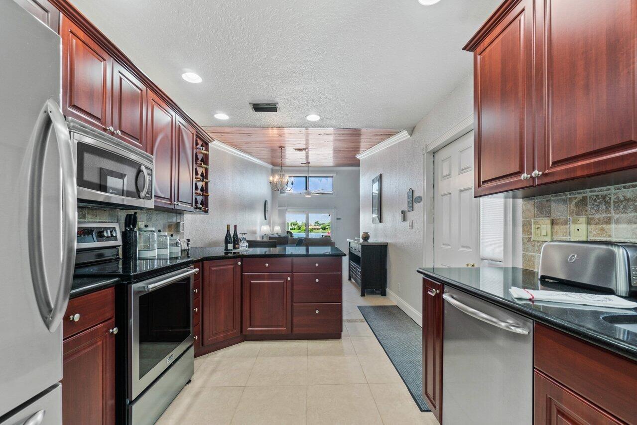 CYPRESS SHORES - Residential Lease