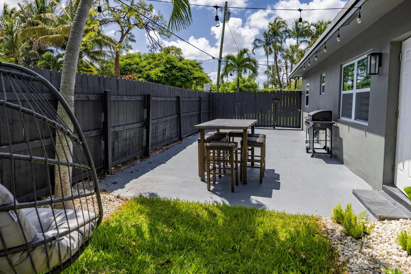 1498 ne 38th