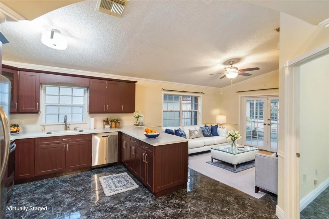 SILVER LAKES AT PEMBROKE - Residential Lease