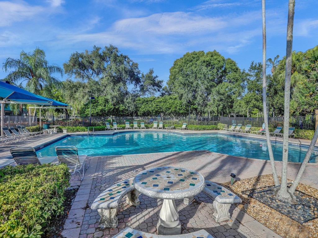 SILVER LAKES AT PEMBROKE - Residential Lease