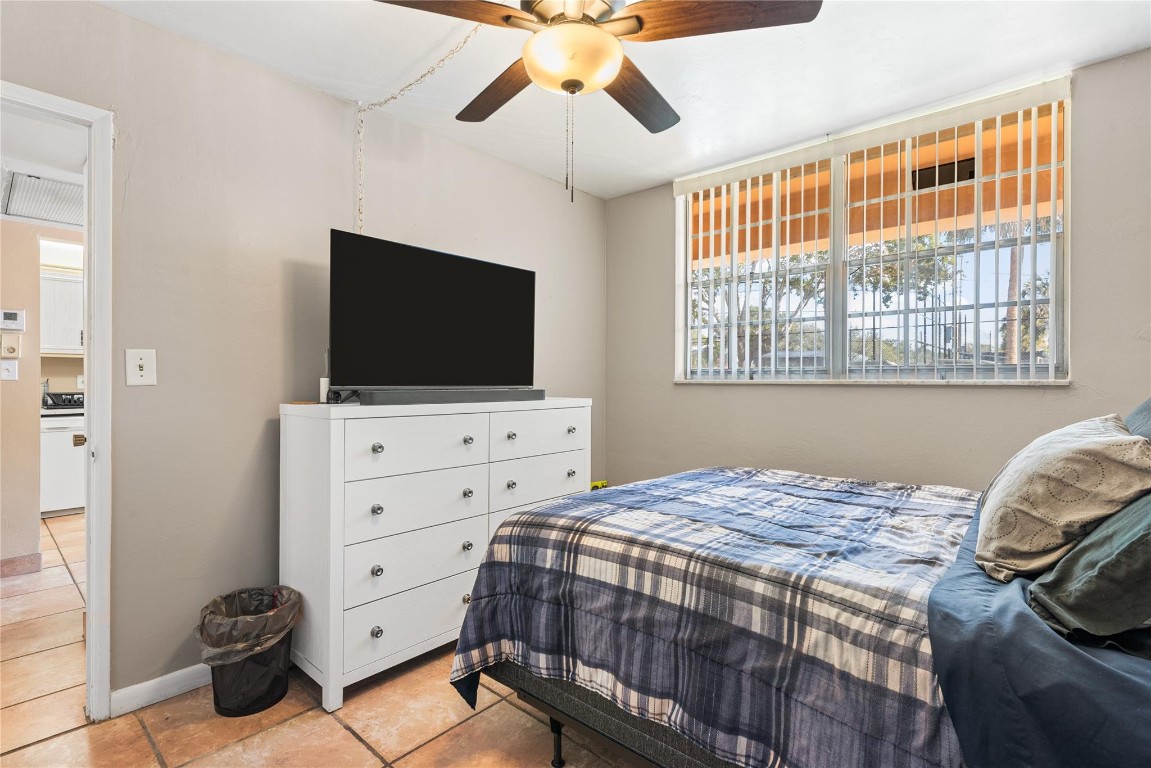 Lighthouse Point Plaza - Residential