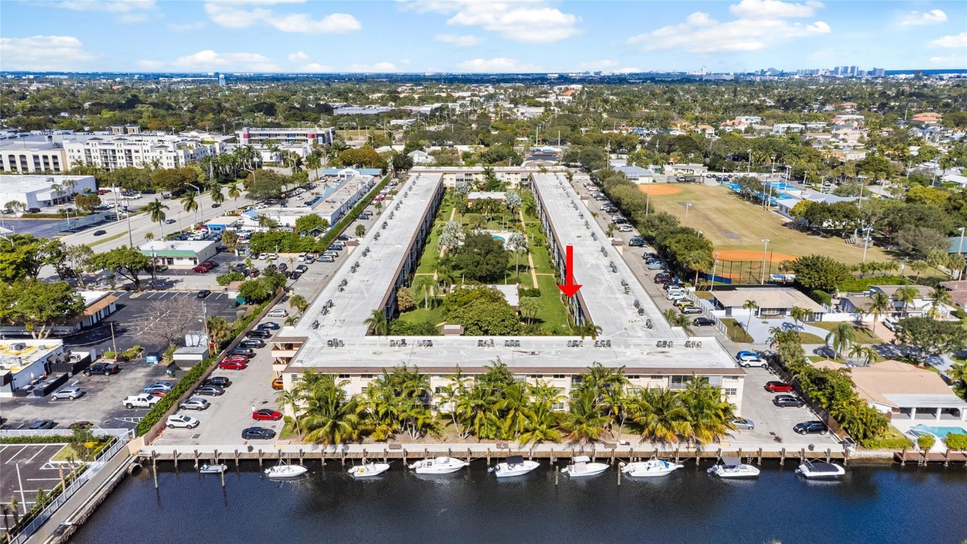 Lighthouse Point Plaza - Residential