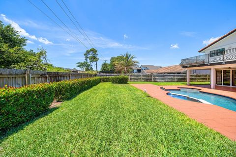 Tiny photo for 1560 SW 17th Street, Boca Raton, FL 33486 (MLS # B26030946)