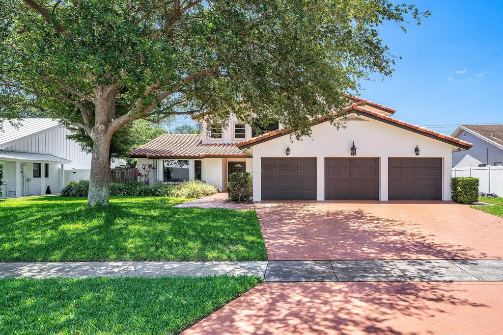Photo of 1560 SW 17th Street, Boca Raton, FL 33486 (MLS # B26030946)