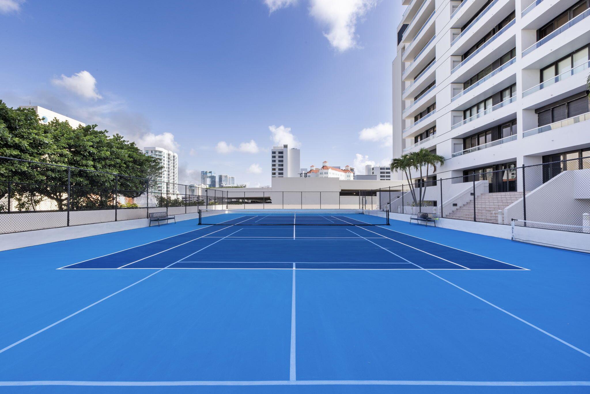 PLAZA OF THE PALM BEACHES - Residential