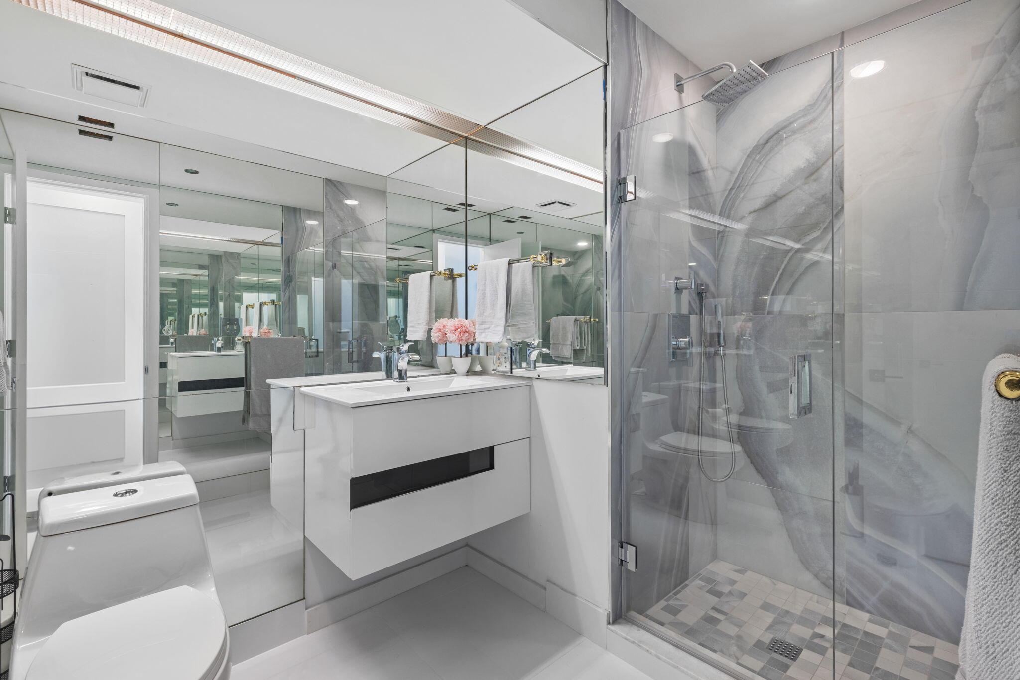 PLAZA OF THE PALM BEACHES - Residential