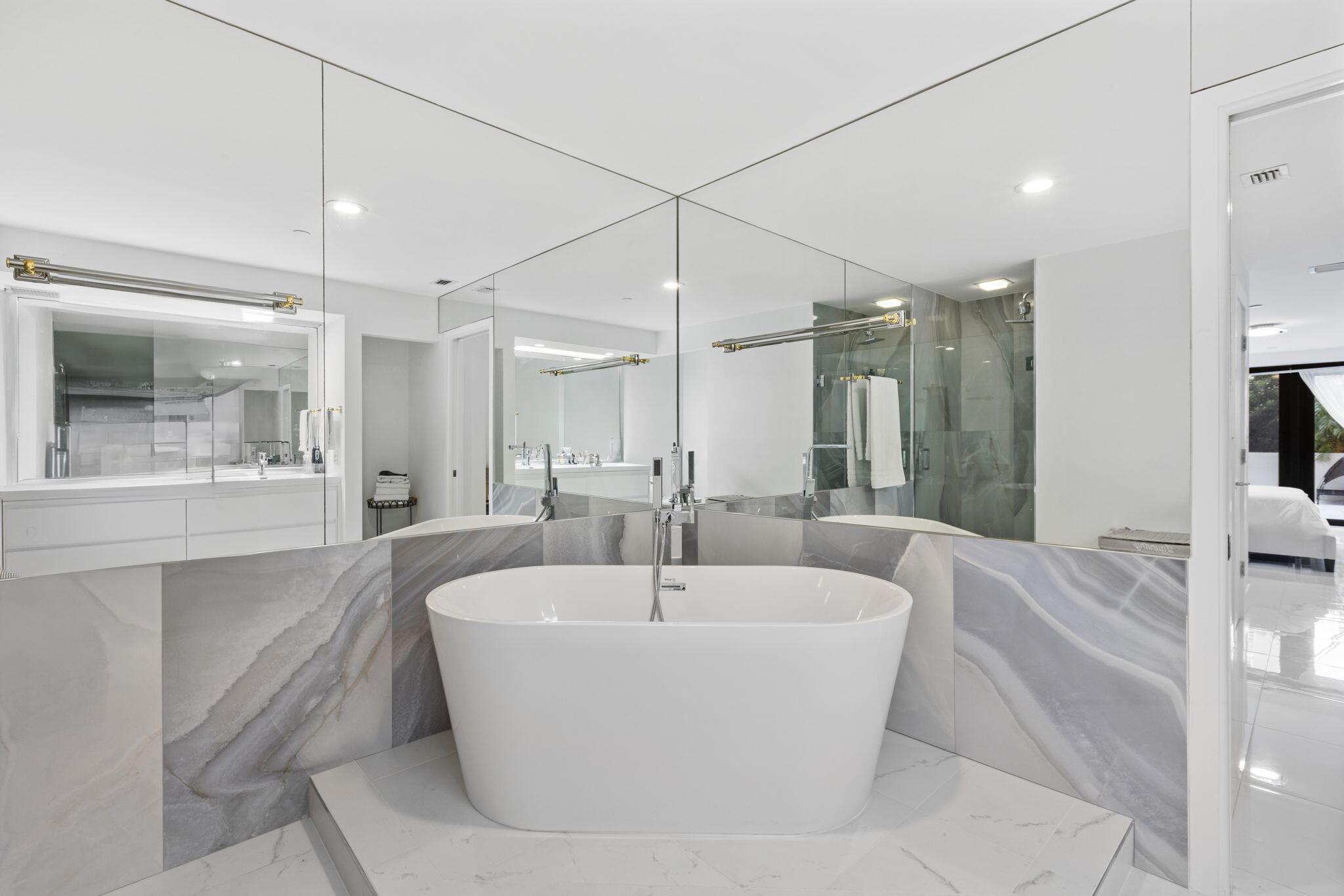 PLAZA OF THE PALM BEACHES - Residential