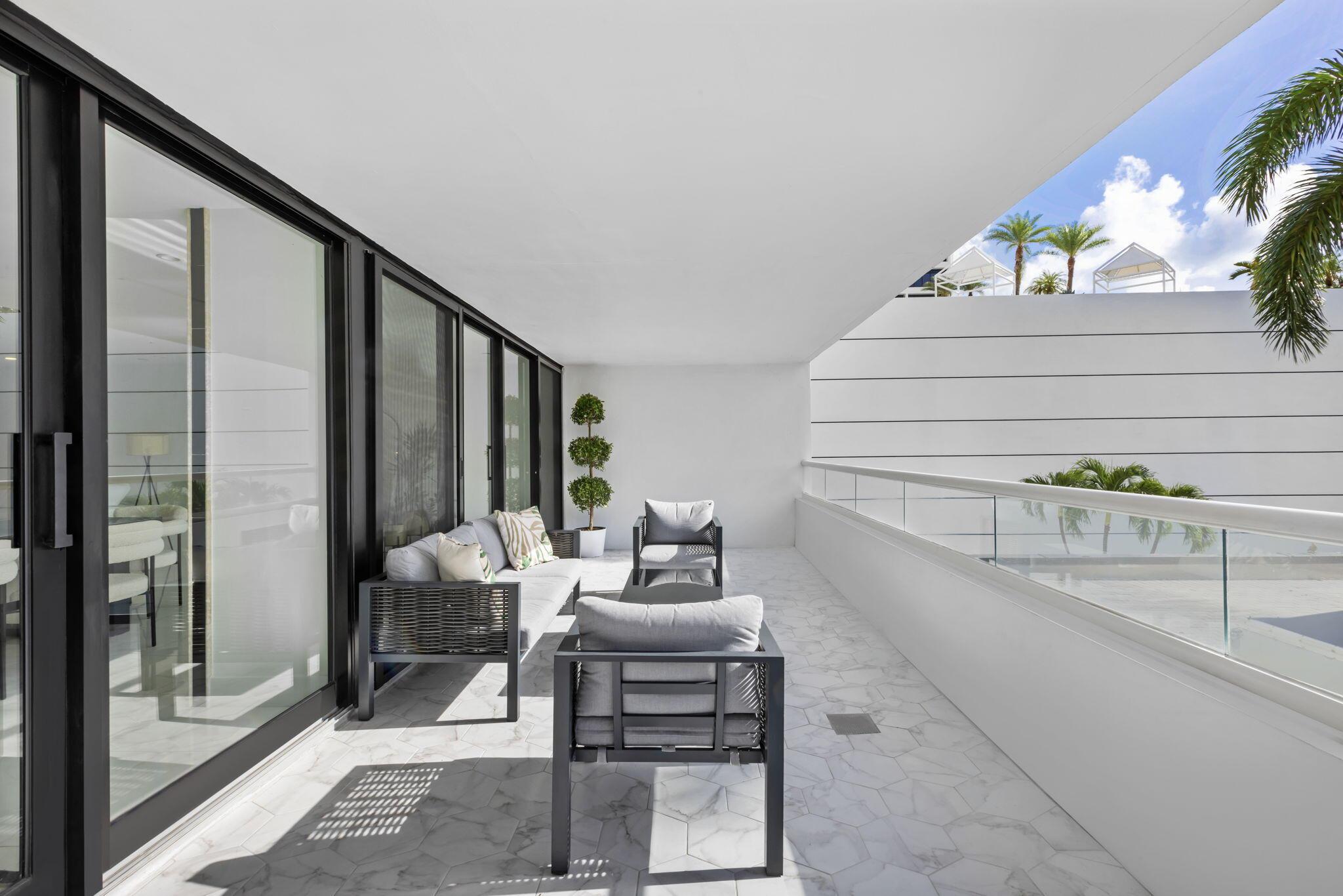 PLAZA OF THE PALM BEACHES - Residential