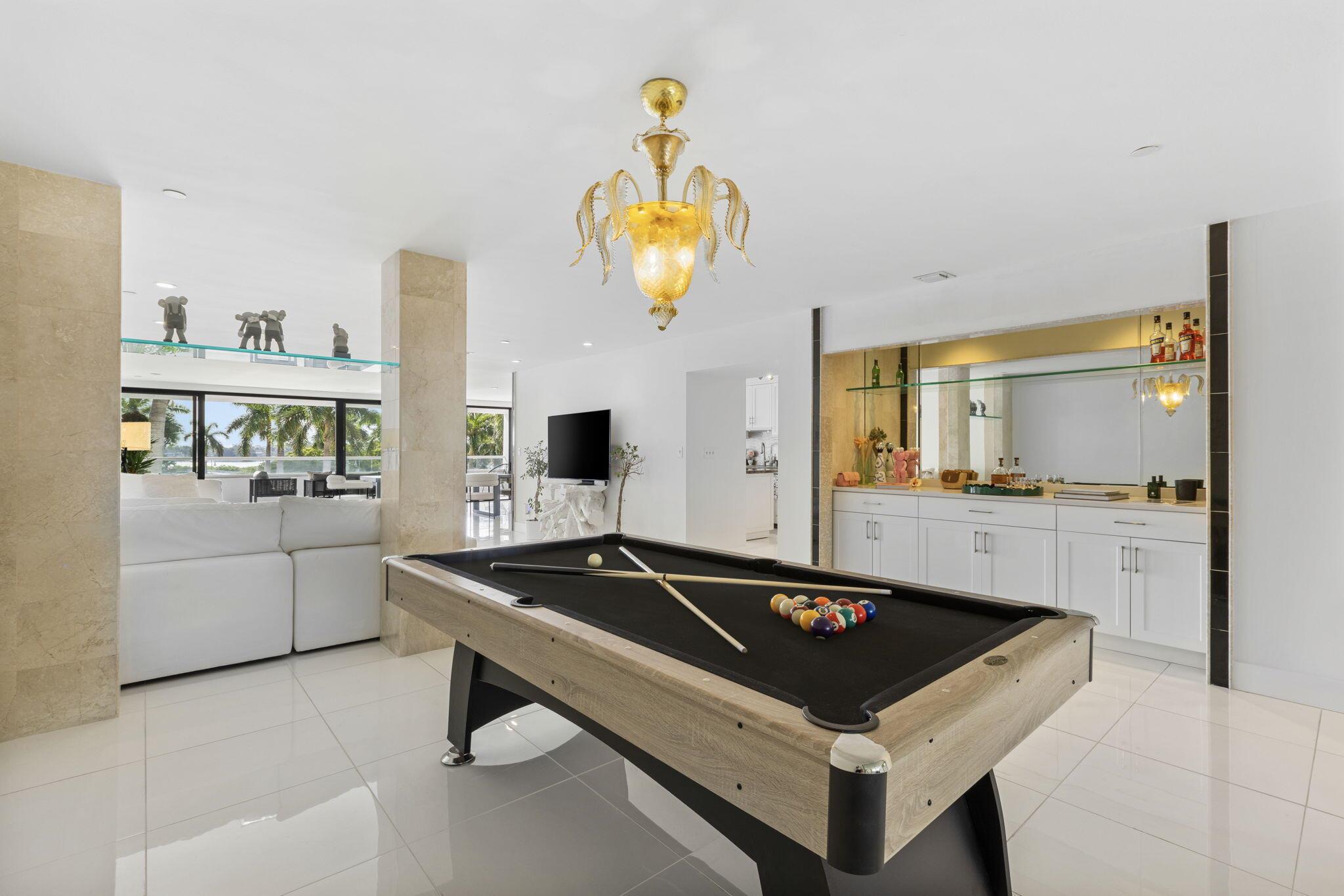 PLAZA OF THE PALM BEACHES - Residential