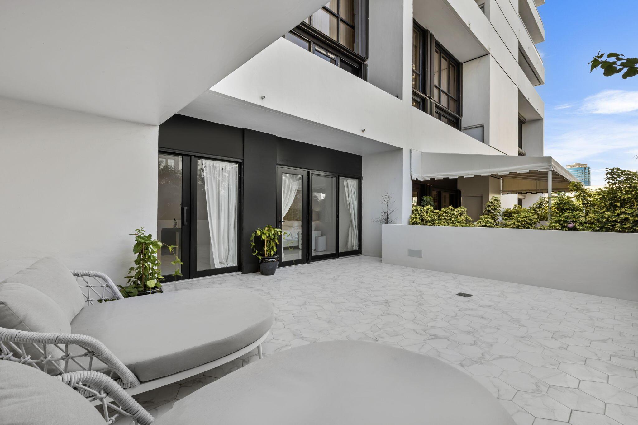 PLAZA OF THE PALM BEACHES - Residential