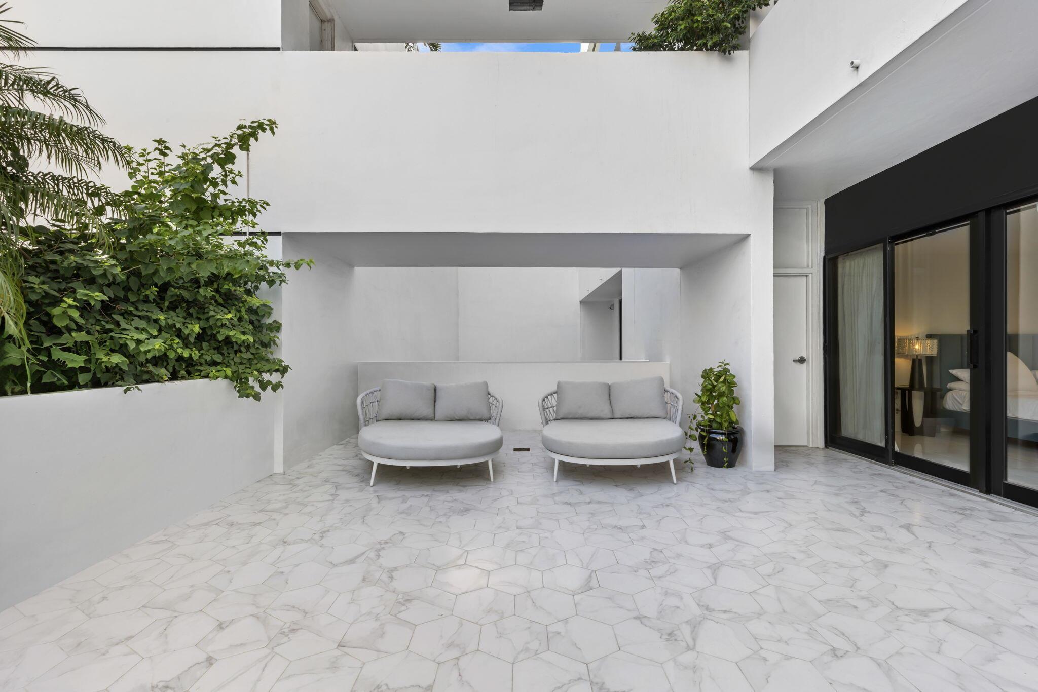 PLAZA OF THE PALM BEACHES - Residential