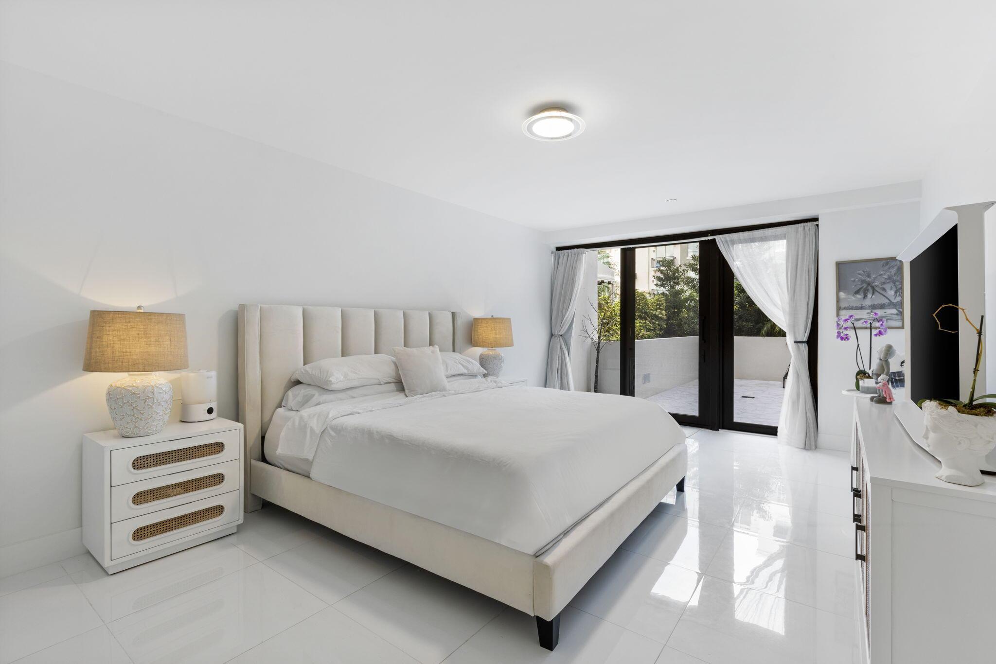 PLAZA OF THE PALM BEACHES - Residential