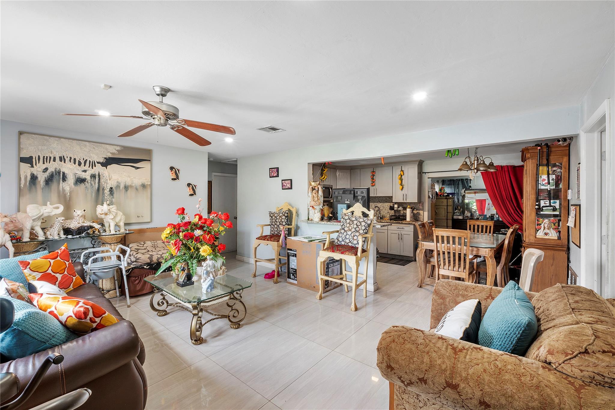 2250 Island Dr