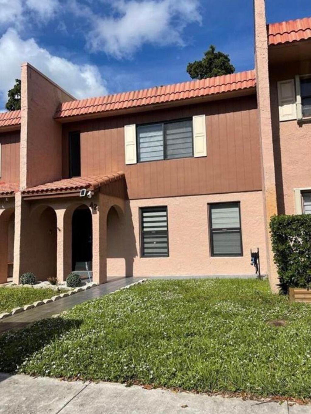 Photo of 42 Madrid Lane #7-16, Davie, FL 33324 (MLS # B26023164)