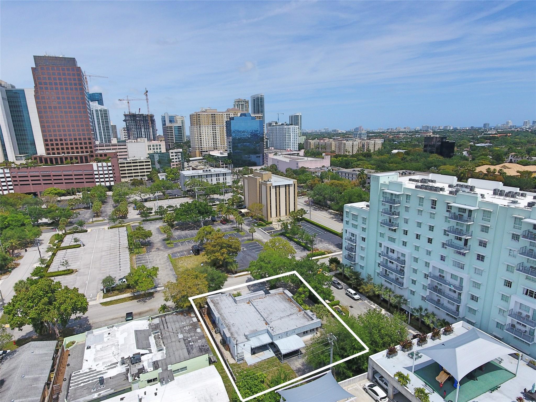 Free-Standing Office Building in Prime Downtown Fort Lauderdale- 3,480 sq. ft. office building located in the heart of downtown Fort Lauderdale, zoned RAC-CC—one of the city’s highest density "City Center" designations. Walkable to the courthouse, Las Olas Boulevard, top dining, and just minutes from major highways, this location offers exceptional visibility and accessibility. The building is divided into two separate wings:East Wing: 5 private offices, kitchen/common area, waiting room, and 2 restrooms (one full bath), West Wing: 4 private offices, reception area, waiting room, conference room, kitchen, copy supply room, and restroom The property includes front and rear access with 15 on-site parking spaces, all on a 14,000 sq. ft. lot. Ideal for a high-profile downtown presence.