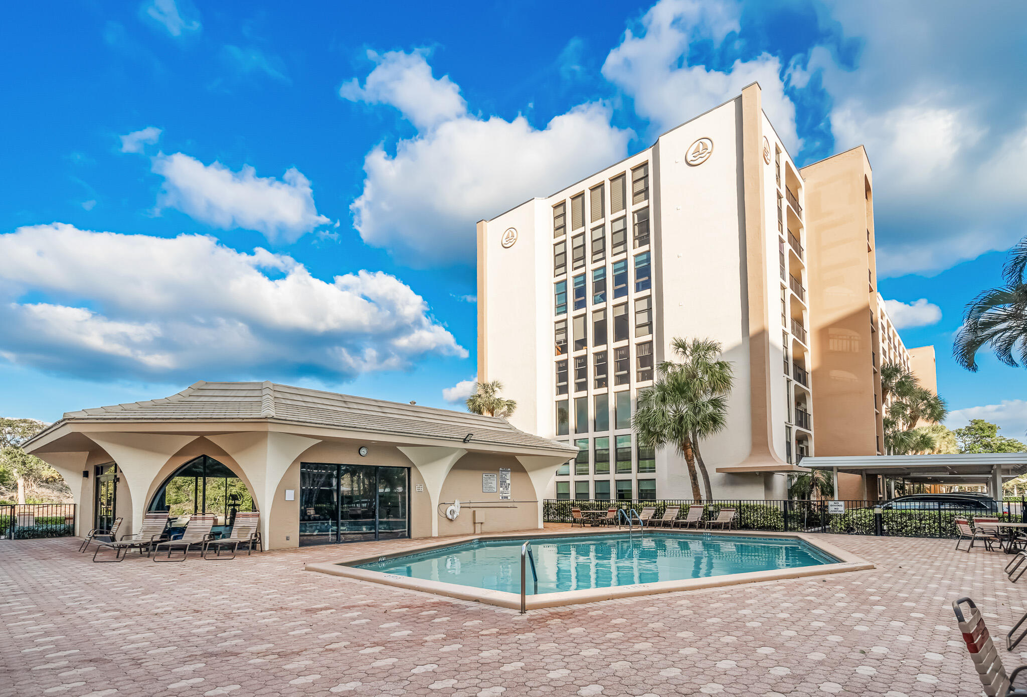 1627 Riverview Road 811