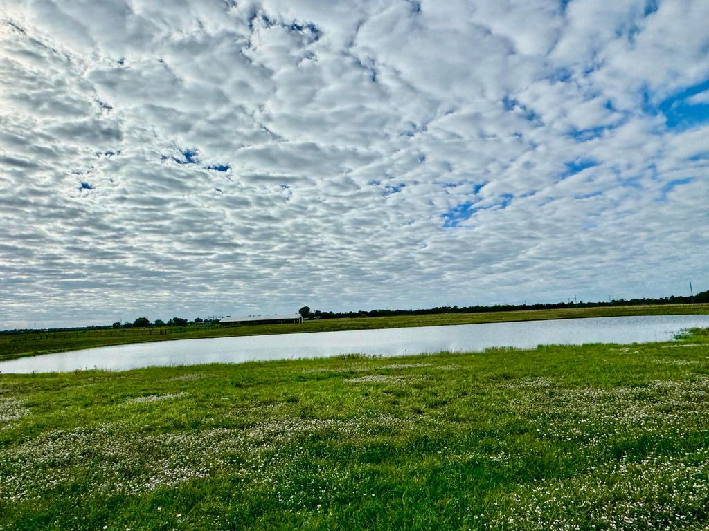 Photo of 14151 E Center Street, Okeechobee, FL 34974 (MLS # B26010291)