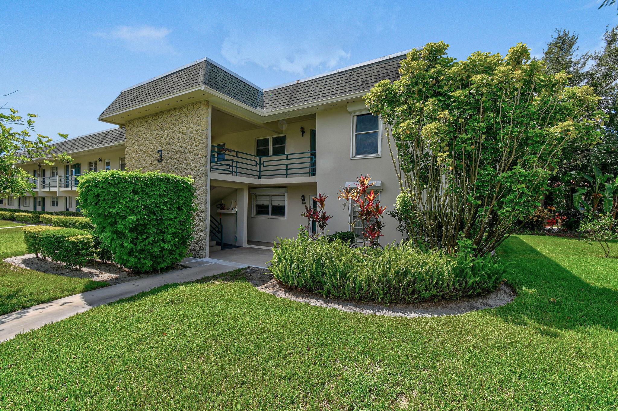 1900 S Kanner Highway 3-108, Stuart, FL, 34994/$173,900 2 1900 S Kanner Highway 3-108