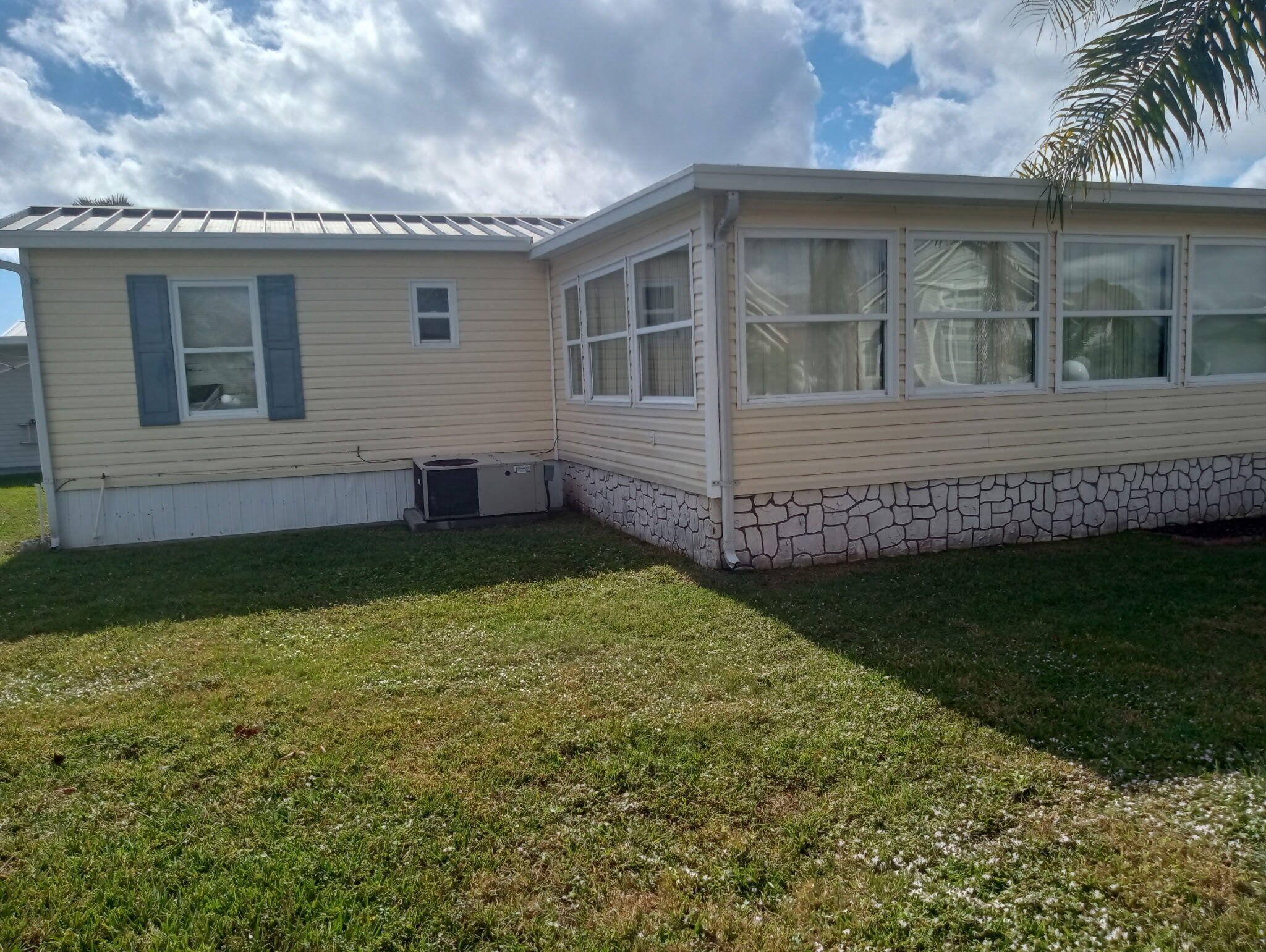 1601 SE Us Highway 441 140